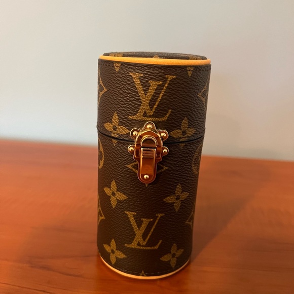 Louis Vuitton 100ml Perfume Travel Case in Monogram - Picture 2 of 7